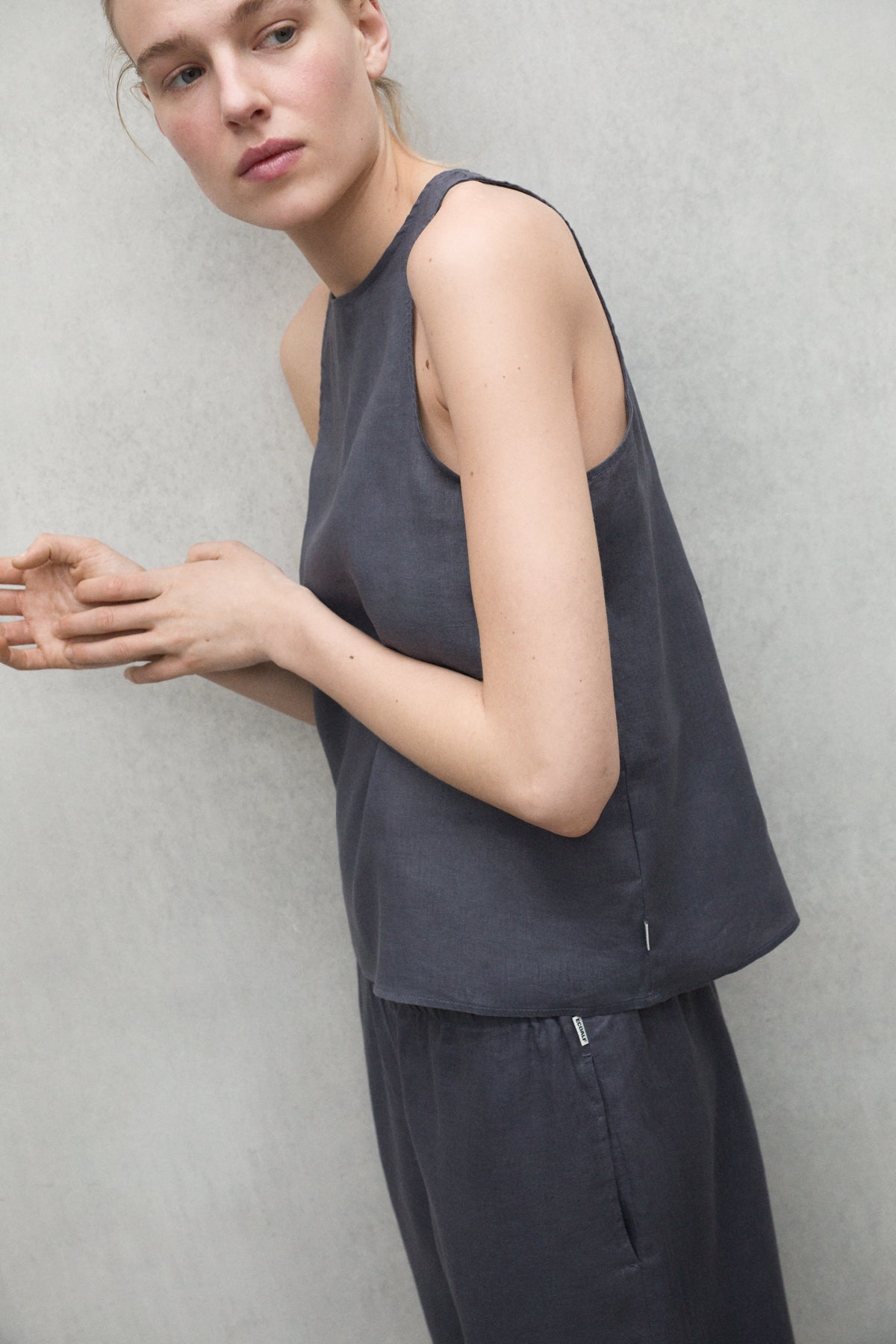ecoalf-camisa-jazz-gris-oscuro-de-mujer image 5