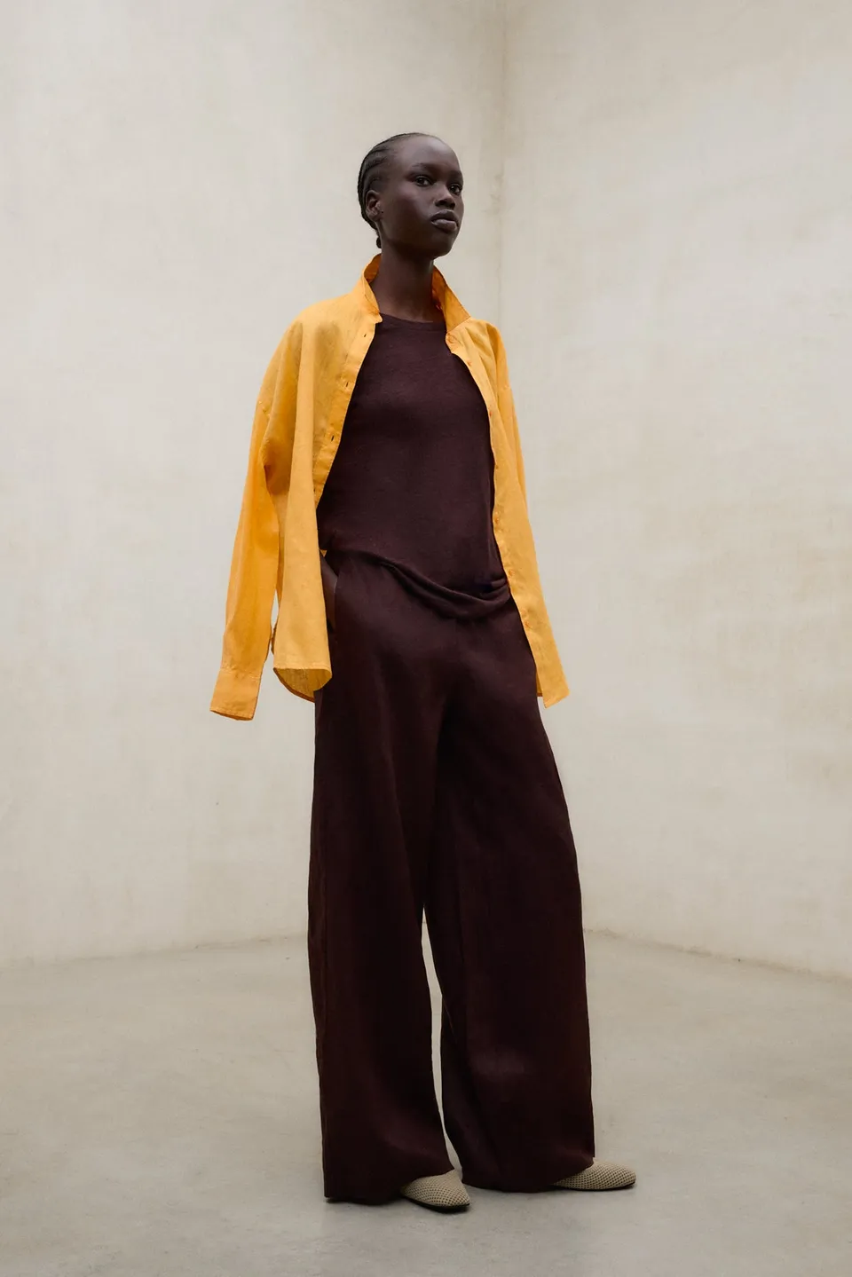 pantalones-mossi-marr-n-ecoalf-para-mujer image 1