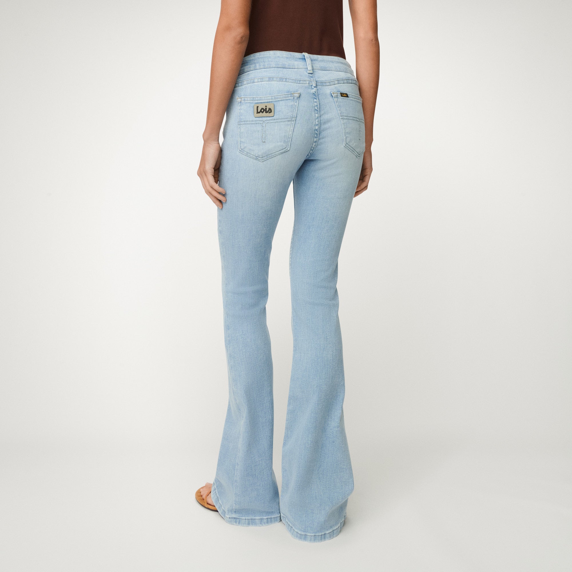 jeans-lois-beverly-21-tiro-bajo-y-pierna-flare-tejido-el-stico-colecci-n-bio-den image 3