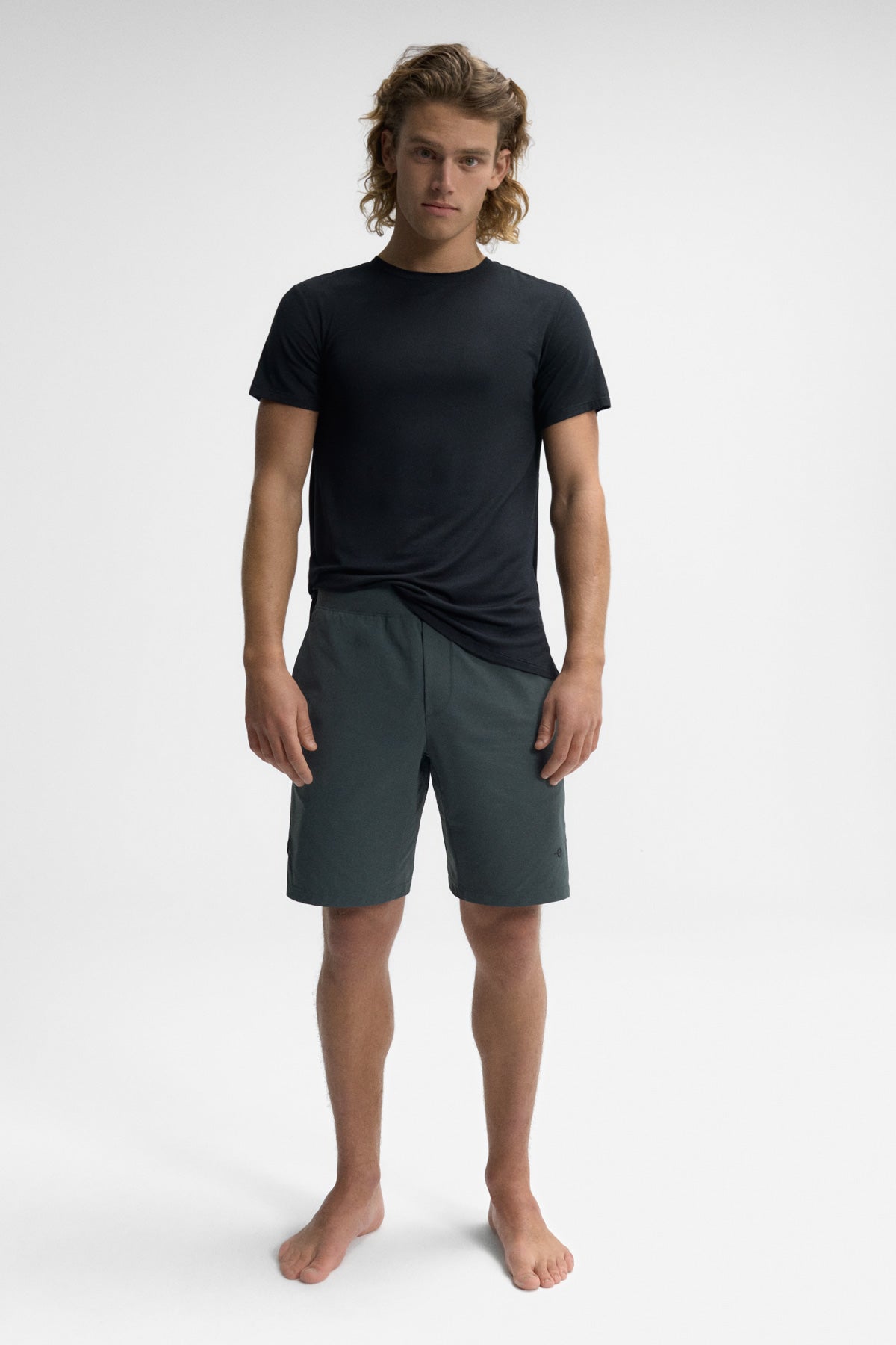 camiseta-ecoalf-amed-negra-micromodal-y-elastano-transpirable-hombre image 2