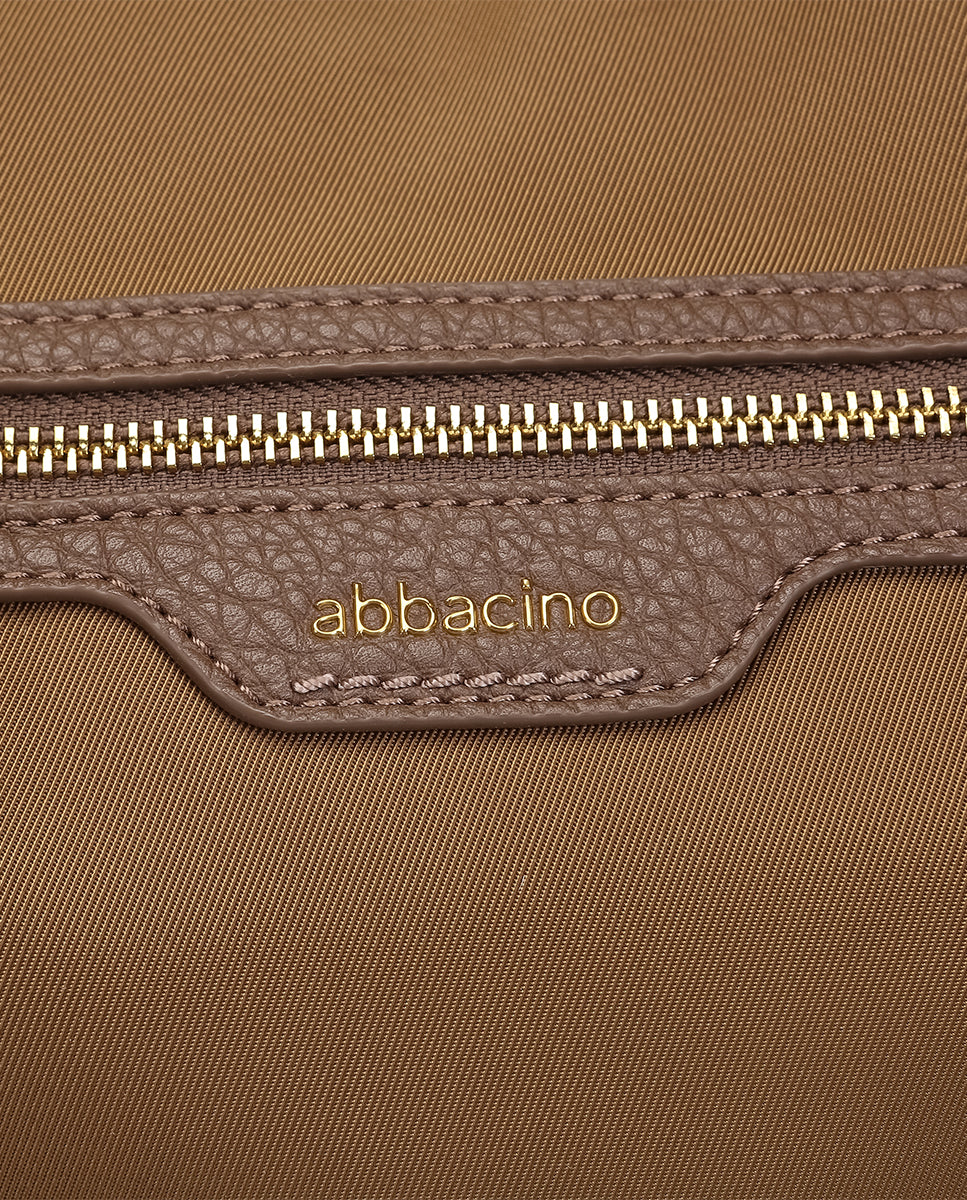 abbacino-bolso-multifuncional-camel-de-tejido-reciclado-convertible-a-mochila image 7