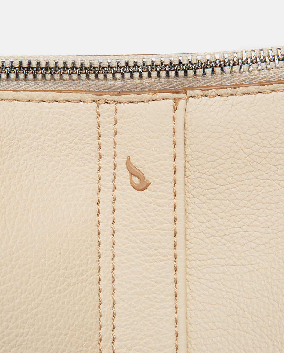 bolso-de-hombro-peque-o-beige-abbacino-de-materiales-reciclados image 8
