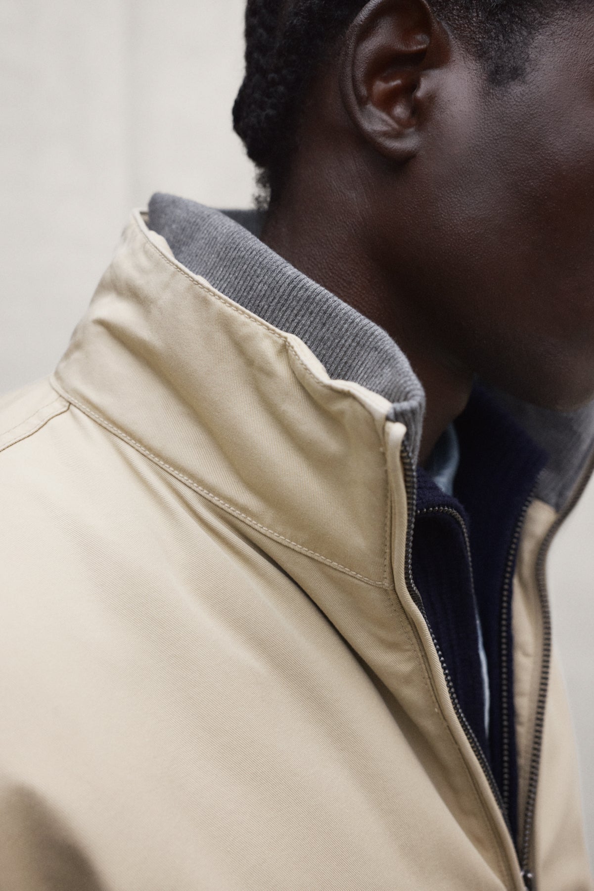 ecoalf-chaqueta-nizo-beige-100-algod-n-reciclado-fit-regular-bolsillos-con-crema image 2
