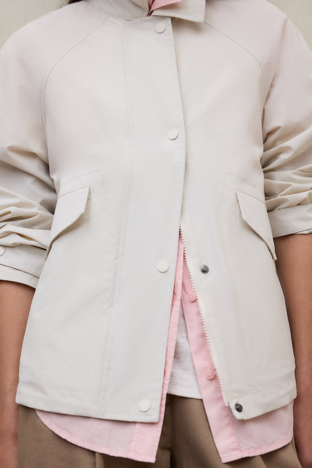 chaqueta-ecoalf-major-blanca-de-mujer-poliamida-reciclada-fit-relajado-largo-a-l image 6
