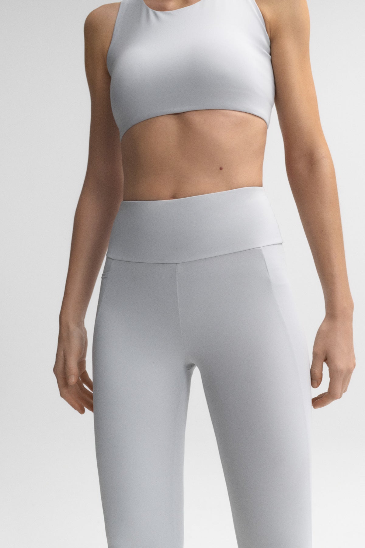 ecoalf-leggings-didasa-grises-mujer image 4