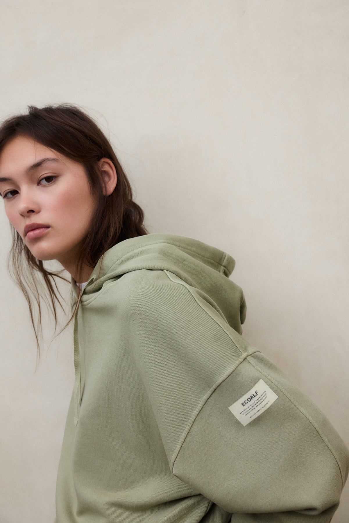 ecoalf-sudadera-bianca-verde-100-algod-n-reciclado-con-capucha-y-cordones image 3