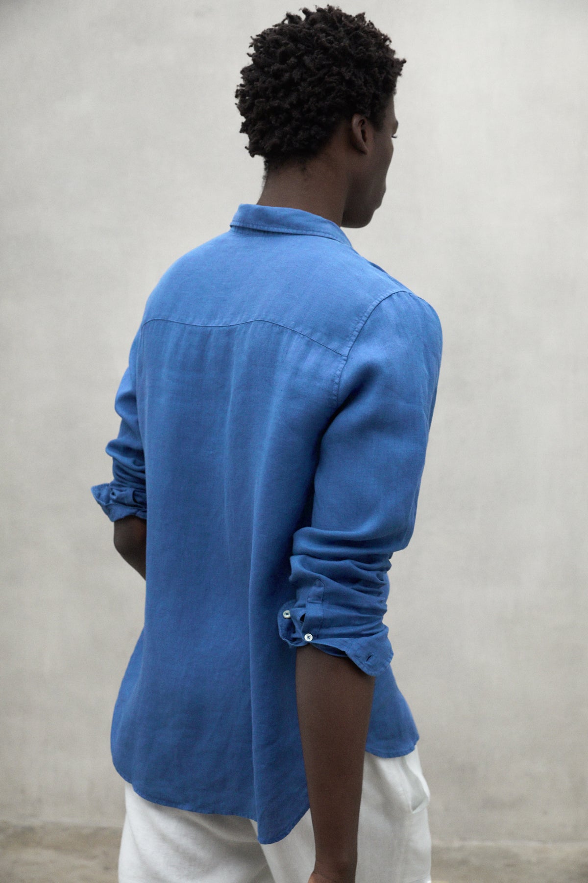 camisa-malibu-de-ecoalf-para-hombre-azul-100-lino-fit-regular-cuello-abotonado-y image 3