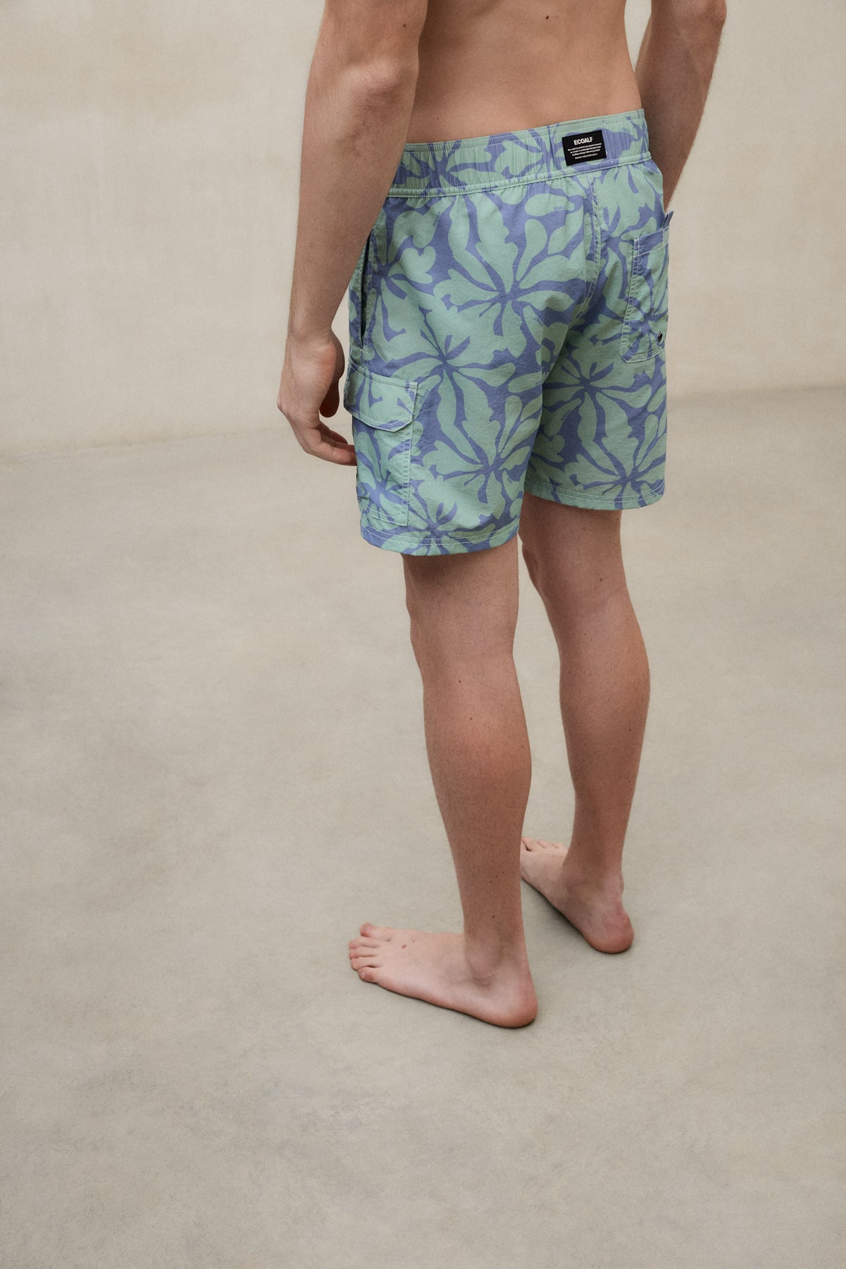 traje-de-ba-o-bique-ecoalf-verde-de-poliamida-reciclada-para-hombre image 3
