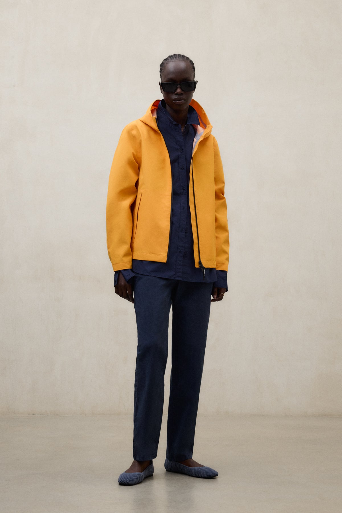 chaqueta-venis-de-ecoalf-para-mujer-naranja-impermeable-y-transpirable image 1