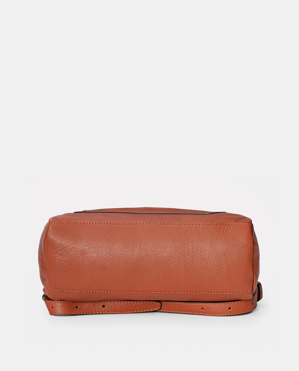 abbacino-mochila-en-piel-cognac-mujer image 3