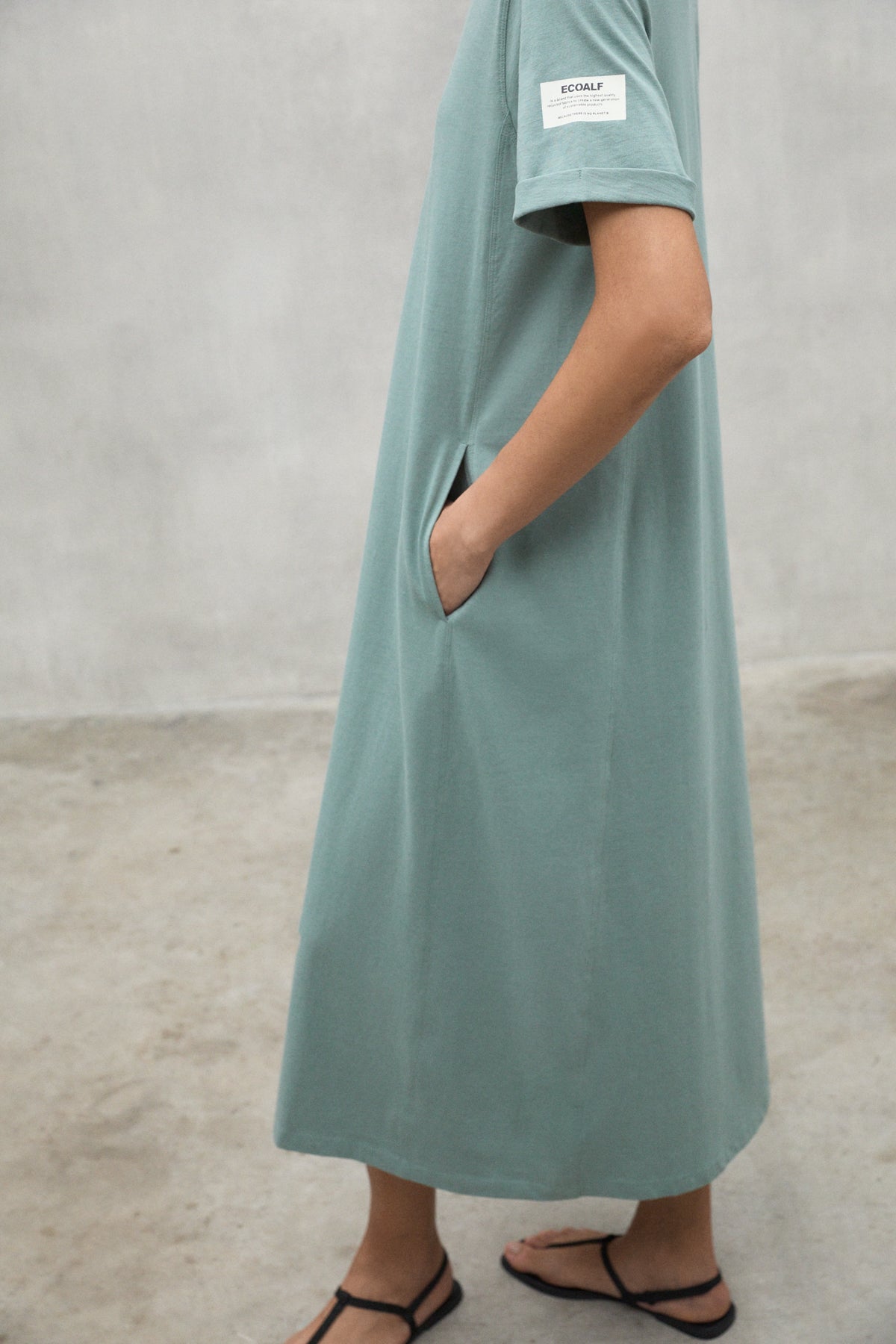 vestido-ecoalf-argento-verde-de-algod-n-org-nico-y-reciclado image 4