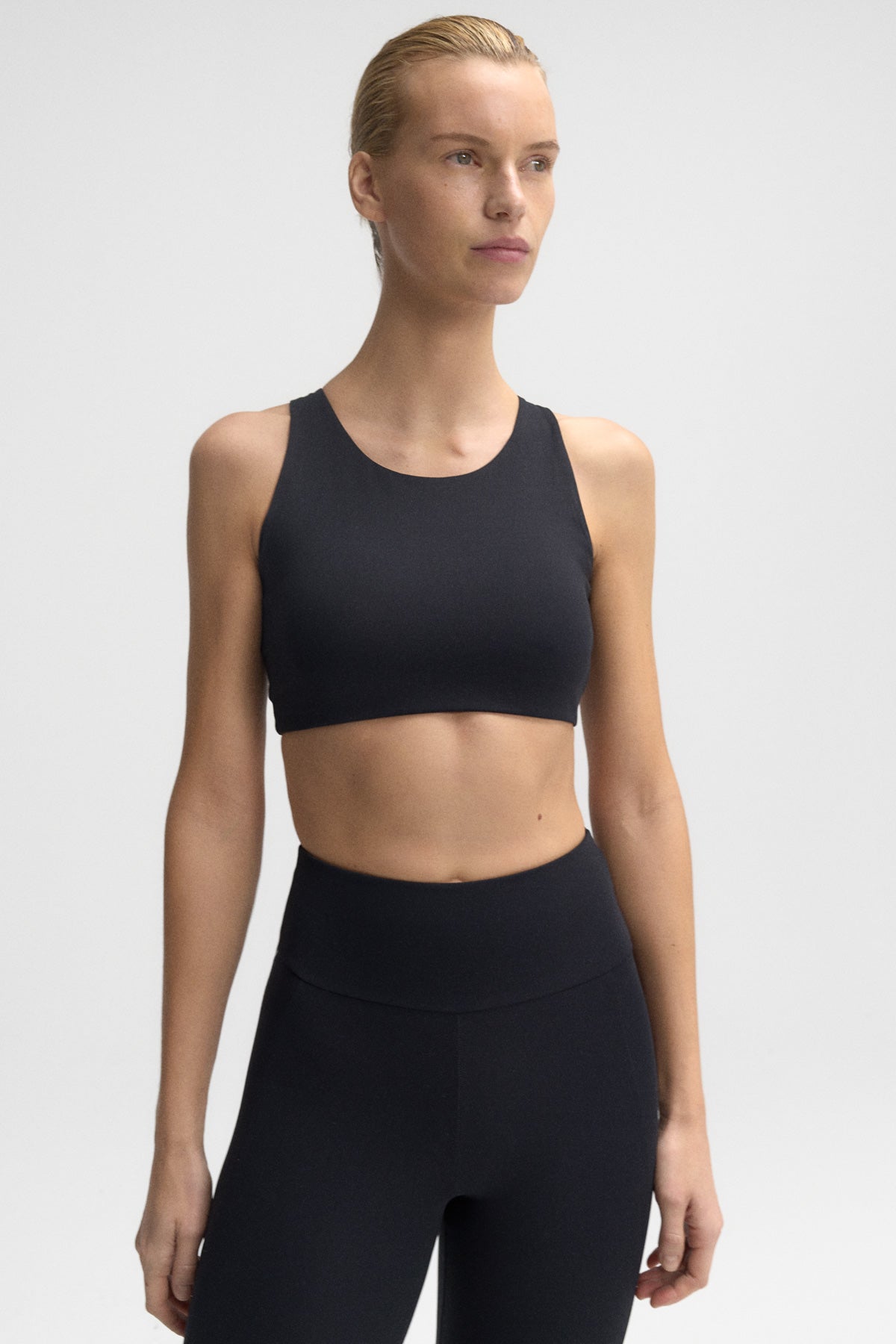 top-de-yoga-bona-ecoalf-negro-sujeci-n-y-transpirabilidad-con-fps-5 image 2