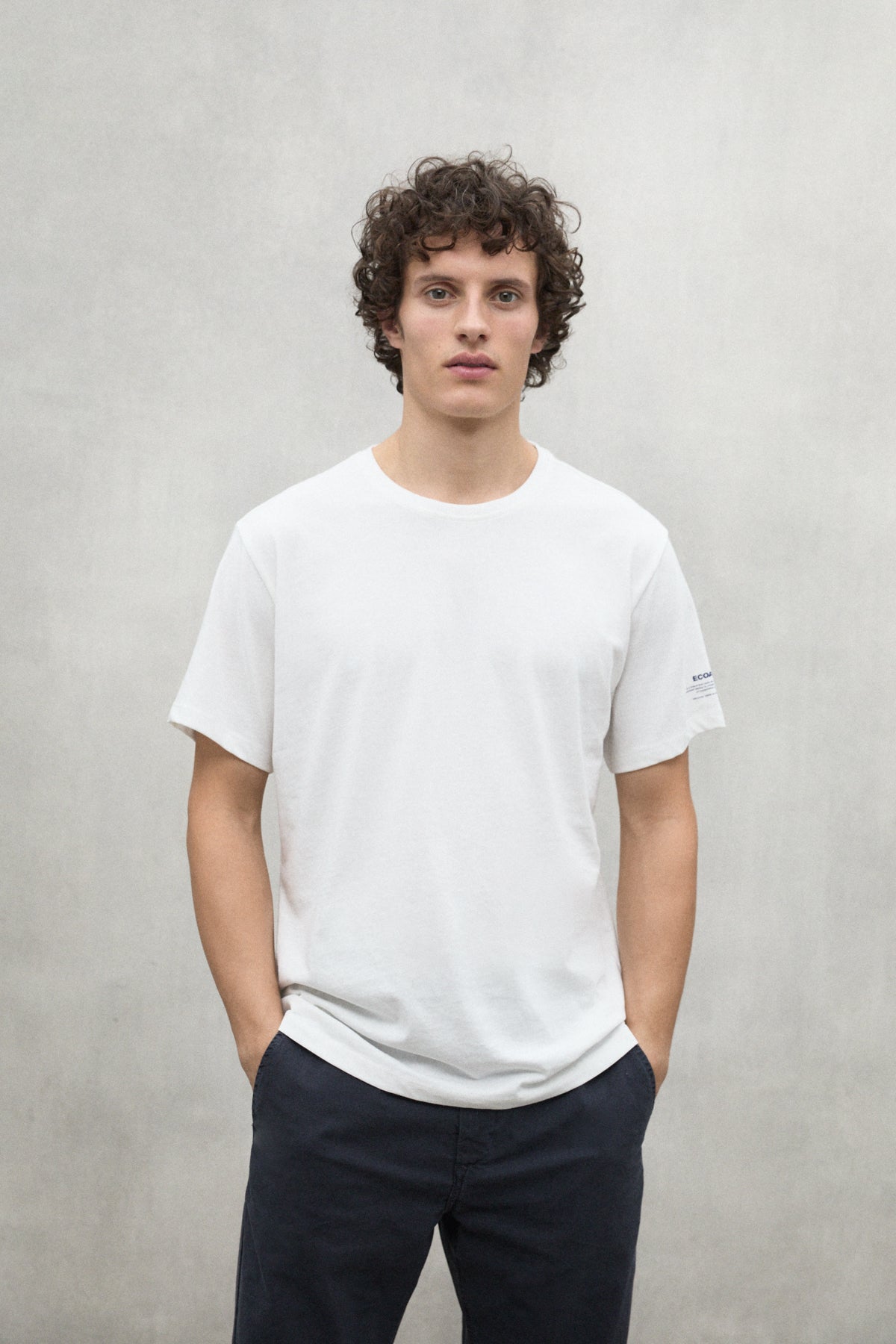 ecoalf-camiseta-chester-blanca-algod-n-org-nico-y-reciclado-con-estampado-emerge image 4